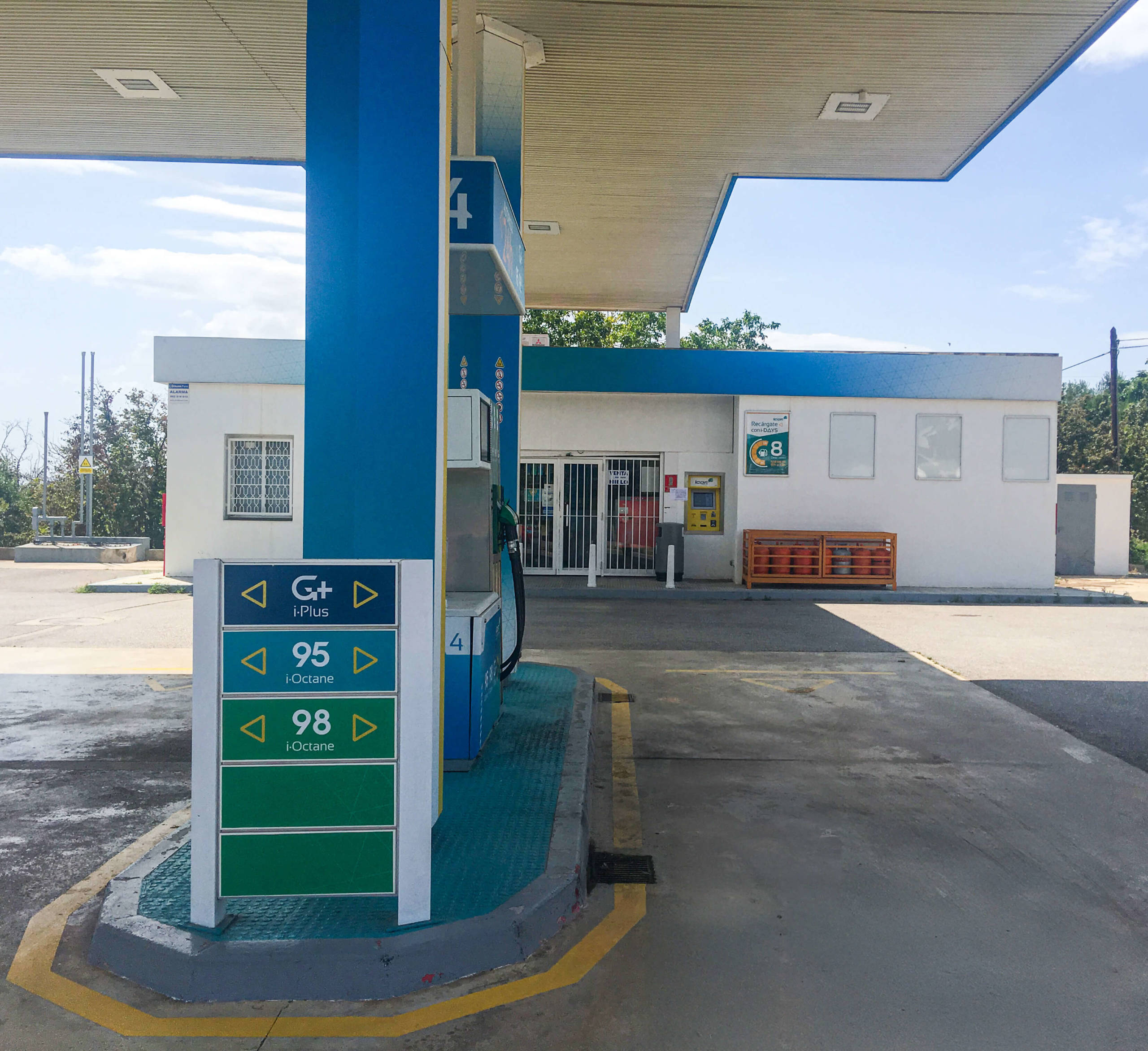 Icor Energía – Complete Petrol Station Brand Identity