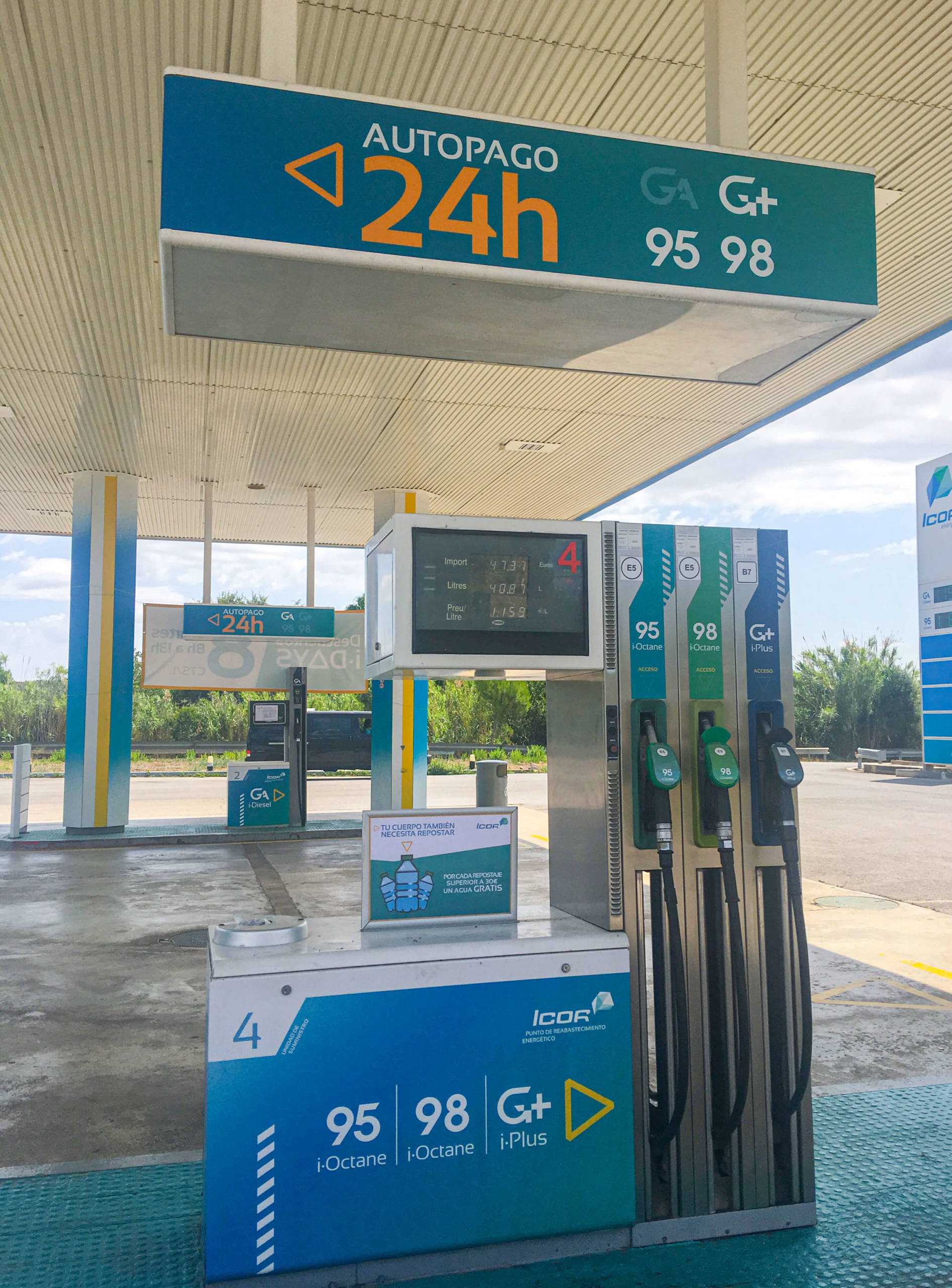 Icor Energía – Complete Petrol Station Brand Identity