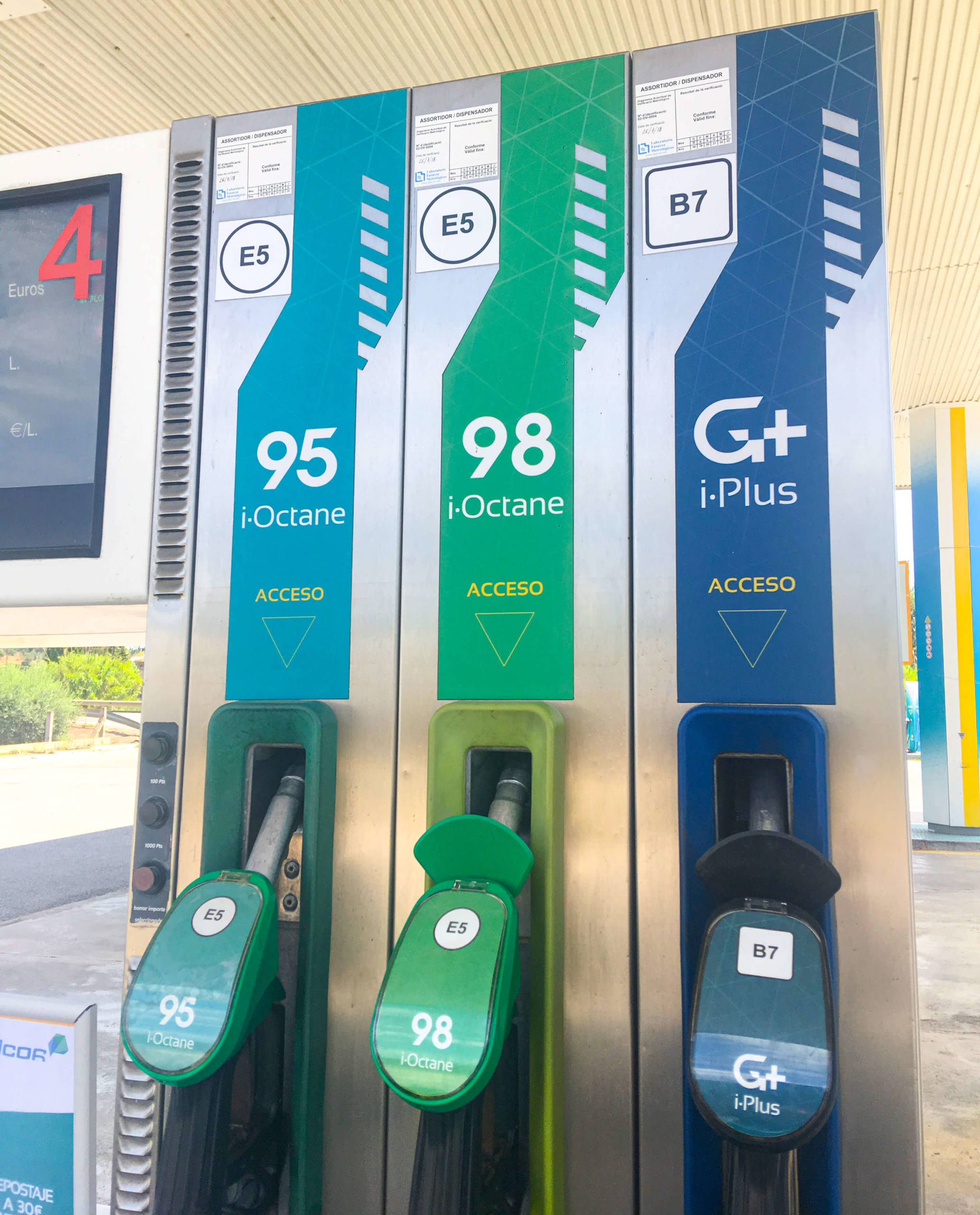 Icor Energía – Complete Petrol Station Brand Identity